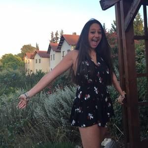 Meet your Posher, Joely